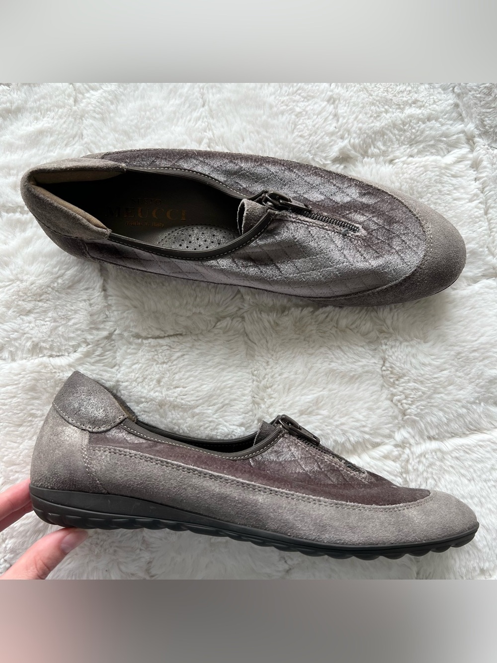 Sesto Meucci Gray Taupe Velvet Suede Sneaker Flats Zip Front 7.5 NARROW